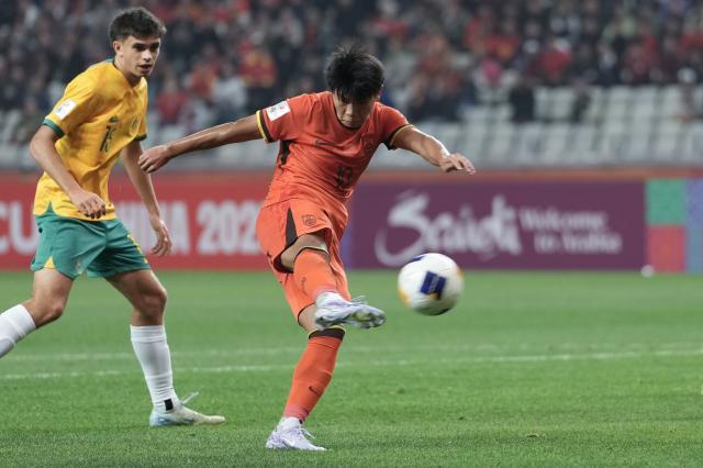 （体育）（6）足球——U20亚洲杯：中国队对阵澳大利亚队XxjpseC007117_20250218_PEPFN0A001.jpg